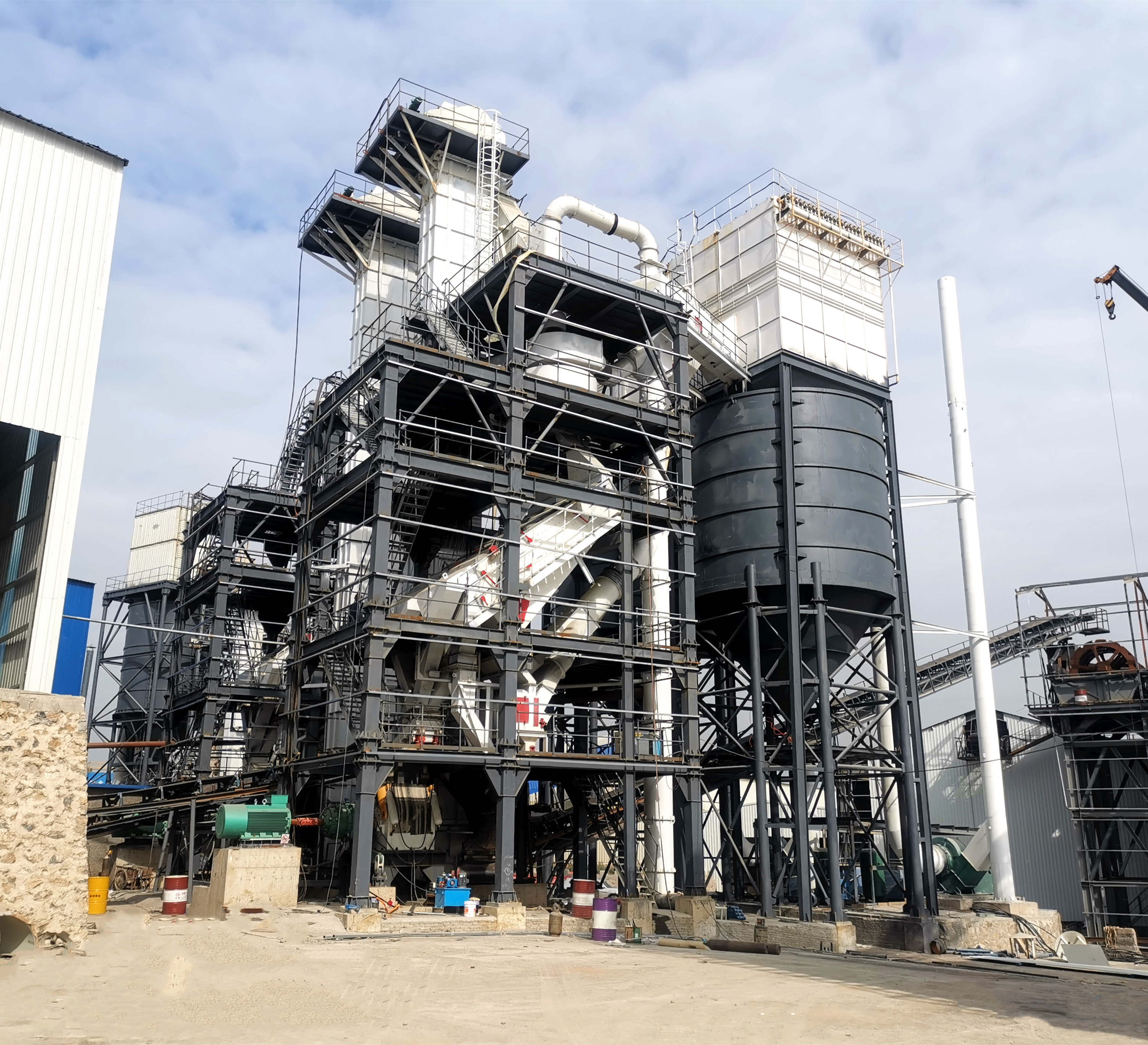 唐山金路干法制砂樓，助力高品質(zhì)機制砂生產(chǎn)